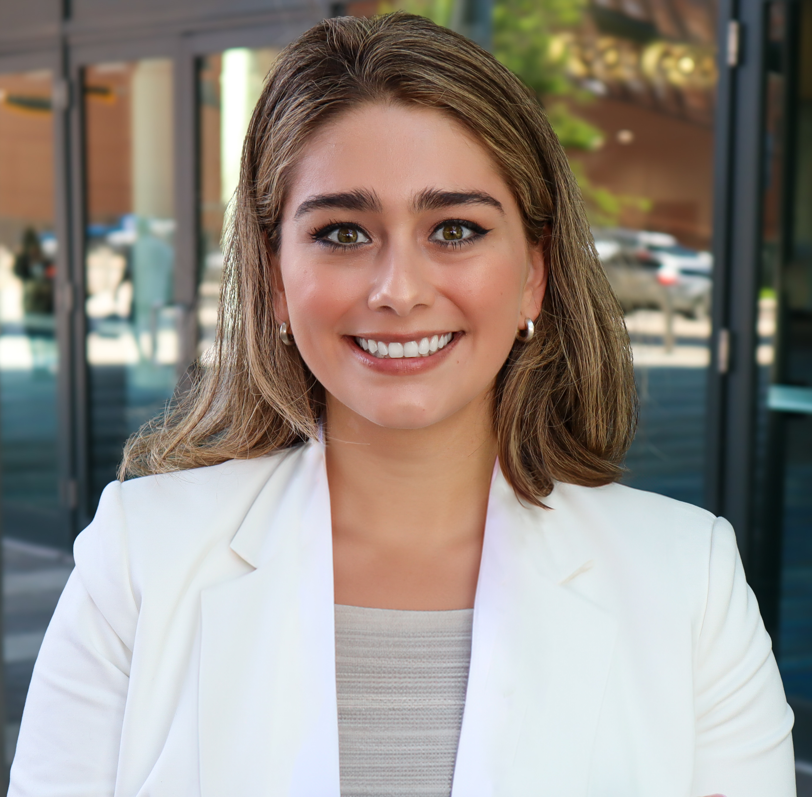 Dr. Mayrena Hernandez